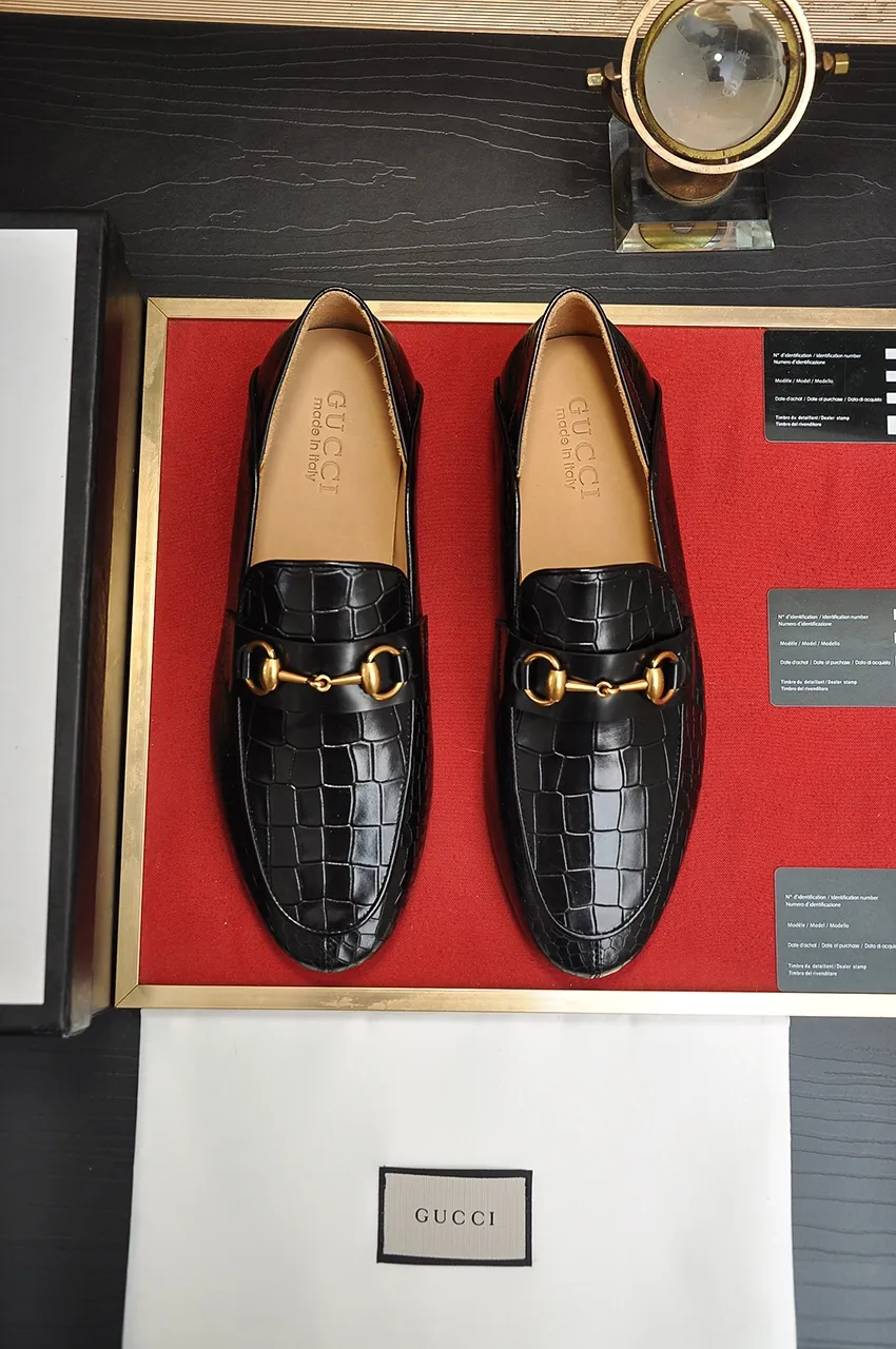 Men's shoes 💰520💶【GUCCI】 (High-end Niuli) New 🍀Gucci* - top version Gucci Peas shoes! Made of imported original cowhide, the inner top layer is comfortable cowhide lining! Original wear-resistant rubber outsole! High quality products! Code number 38-44!